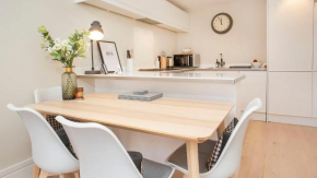Compton Lodge Luxury apartment-Free Parking